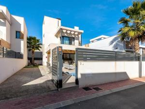 Prodej vily, Torrevieja, Španělsko, 89 m2