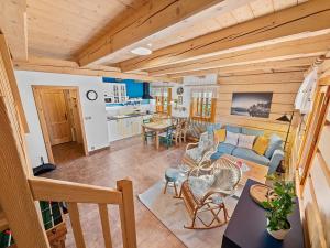 Prodej chalupy, Velké Karlovice, 180 m2