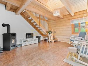 Prodej chalupy, Velké Karlovice, 180 m2