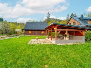 Prodej chalupy, Velké Karlovice, 180 m2