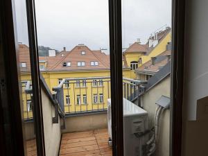 Pronájem bytu 2+kk, Praha - Smíchov, Štefánikova, 55 m2
