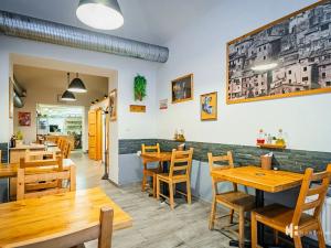 Pronájem komerční nemovitosti, Praha - Holešovice, Dělnická, 110 m2