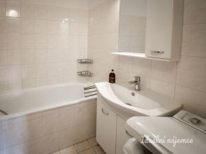 Pronájem bytu 2+kk, Brno - Slatina, Vyškovská, 53 m2