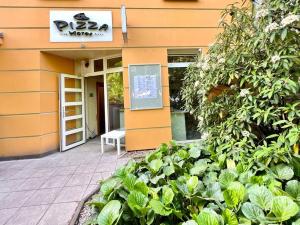 Pronájem restaurace, Praha - Ruzyně, Karlovarská, 51 m2