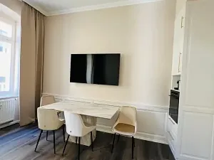 Prodej bytu 2+kk, Karlovy Vary, Zámecký vrch, 42 m2