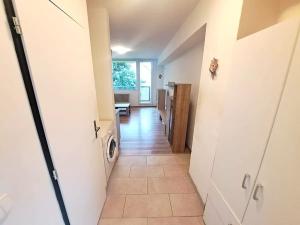 Pronájem bytu 1+kk, Praha - Radotín, Vrážská, 28 m2
