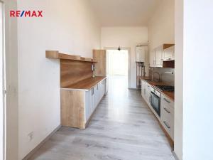 Pronájem bytu 3+1, Praha - Smíchov, Nádražní, 84 m2