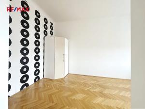 Pronájem bytu 3+1, Praha - Smíchov, Nádražní, 95 m2