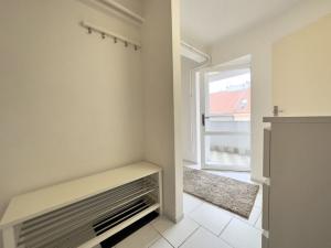 Pronájem bytu 1+1, Praha - Žižkov, Ambrožova, 46 m2