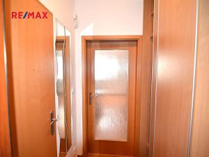 Pronájem bytu 1+kk, Praha - Záběhlice, Mikanova, 42 m2