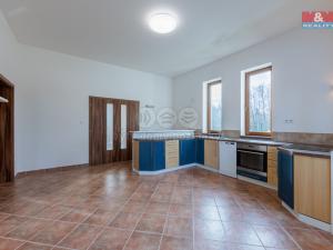 Prodej rodinného domu, Nová Role - Mezirolí, 376 m2