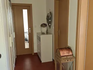 Prodej bytu 2+kk, Tlučná, Pod Školkou, 71 m2