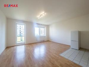 Pronájem bytu 1+kk, Praha - Horní Měcholupy, Padovská, 32 m2
