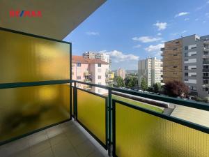 Pronájem bytu 1+kk, Praha - Horní Měcholupy, Padovská, 32 m2