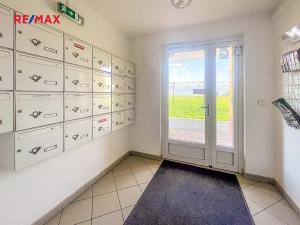 Pronájem bytu 1+kk, Praha - Horní Měcholupy, Padovská, 32 m2
