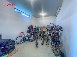 Pronájem bytu 1+kk, Praha - Horní Měcholupy, Padovská, 32 m2