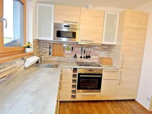 Pronájem bytu 2+1, Praha - Šeberov, 56 m2