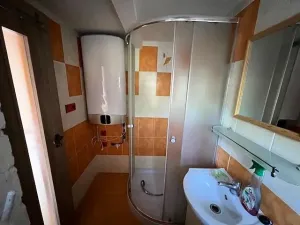 Prodej chaty, Černolice, V Dolečku, 85 m2