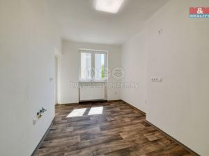 Prodej bytu 4+1, Cheb, Májová, 121 m2