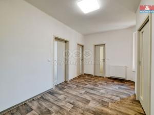 Prodej bytu 4+1, Cheb, Májová, 121 m2