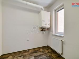 Prodej bytu 4+1, Cheb, Májová, 121 m2