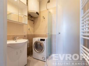 Pronájem bytu 2+1, Praha - Střešovice, Na Malovance, 56 m2