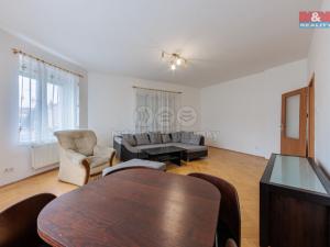 Pronájem bytu 3+1, Karlovy Vary - Dvory, Závodní, 100 m2