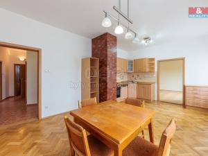 Pronájem bytu 3+1, Karlovy Vary - Dvory, Závodní, 100 m2