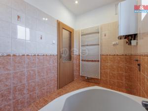 Pronájem bytu 3+1, Karlovy Vary - Dvory, Závodní, 100 m2
