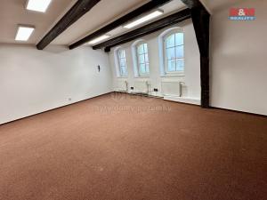 Pronájem kanceláře, Žatec, náměstí Svobody, 93 m2