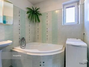 Prodej bytu 3+1, Kralovice, Na Výsluní, 68 m2
