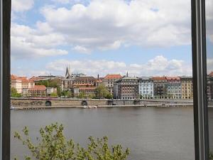 Pronájem bytu 4+1, Praha - Smíchov, Hořejší nábřeží, 114 m2