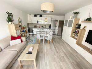 Pronájem bytu 2+kk, Chýně, Uherova, 53 m2