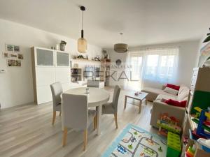 Pronájem bytu 2+kk, Chýně, Uherova, 53 m2