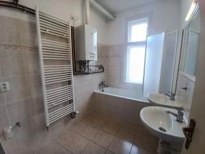 Pronájem bytu 5+1, Praha - Holešovice, Letohradská, 140 m2