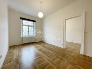 Pronájem bytu 2+kk, Praha - Nusle, Oldřichova, 38 m2