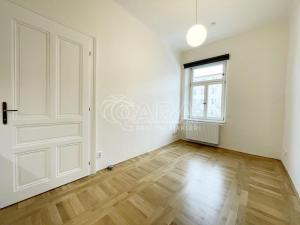Pronájem bytu 2+kk, Praha - Nusle, Oldřichova, 38 m2