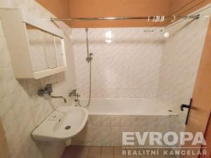 Prodej bytu 2+1, Chvaletice, Kolínská, 45 m2