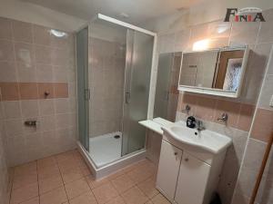 Pronájem rodinného domu, Horní Police, nám. Odboje, 180 m2