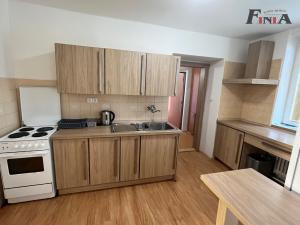 Pronájem rodinného domu, Horní Police, nám. Odboje, 180 m2