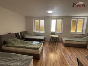 Pronájem rodinného domu, Horní Police, nám. Odboje, 180 m2