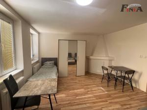 Pronájem rodinného domu, Horní Police, nám. Odboje, 180 m2