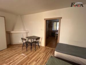 Pronájem rodinného domu, Horní Police, nám. Odboje, 180 m2