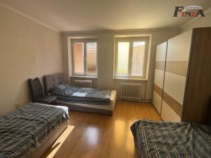 Pronájem rodinného domu, Horní Police, nám. Odboje, 180 m2