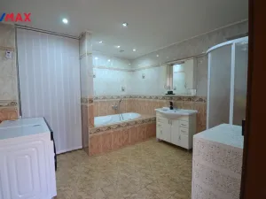 Prodej činžovního domu, Uničov, Masarykovo nám., 307 m2