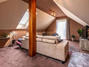 Prodej rodinného domu, Přezletice, Veleňská, 240 m2