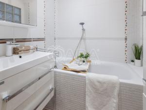 Pronájem bytu 3+1, Praha - Vokovice, Evropská, 73 m2