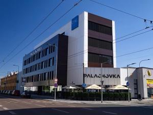 Prodej kanceláře, Pardubice, Jana Palacha, 2543 m2