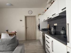 Pronájem bytu 3+kk, Včelná, Pod Tratí, 76 m2