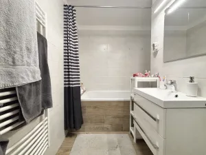 Pronájem bytu 3+kk, Včelná, Pod Tratí, 76 m2
